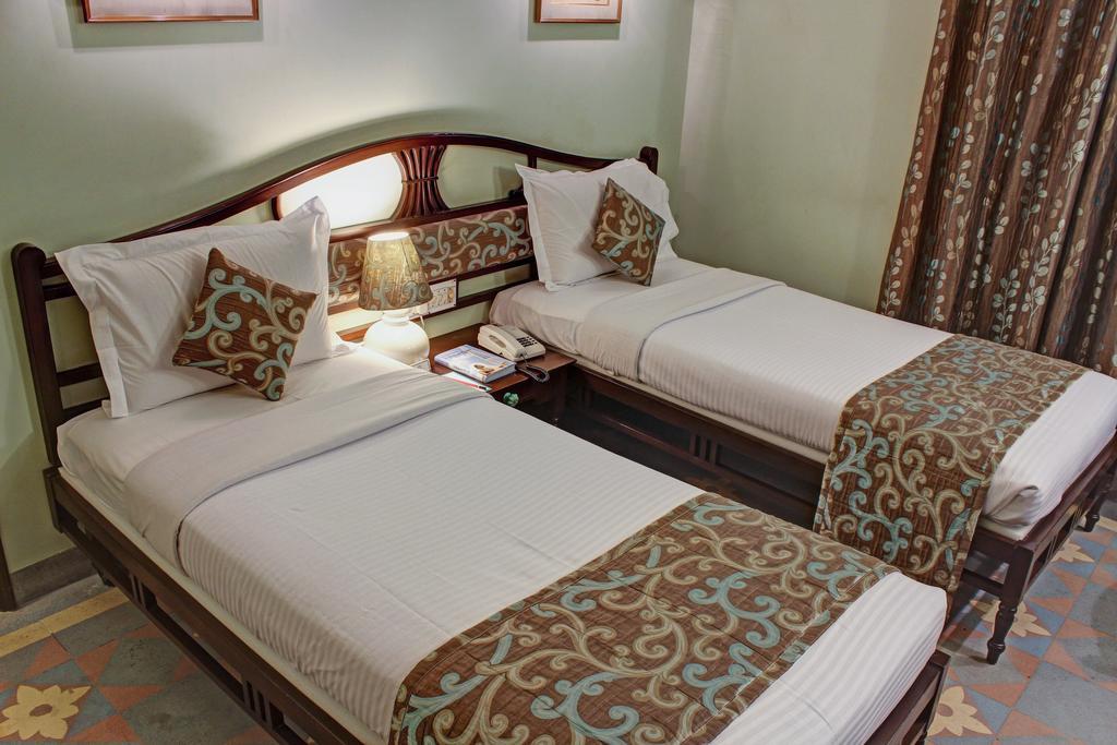Palace On Ganges - Heritage Hotel Varanasi Oda fotoğraf