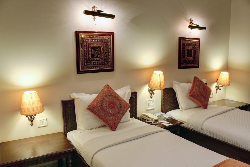 Palace On Ganges - Heritage Hotel Varanasi Dış mekan fotoğraf